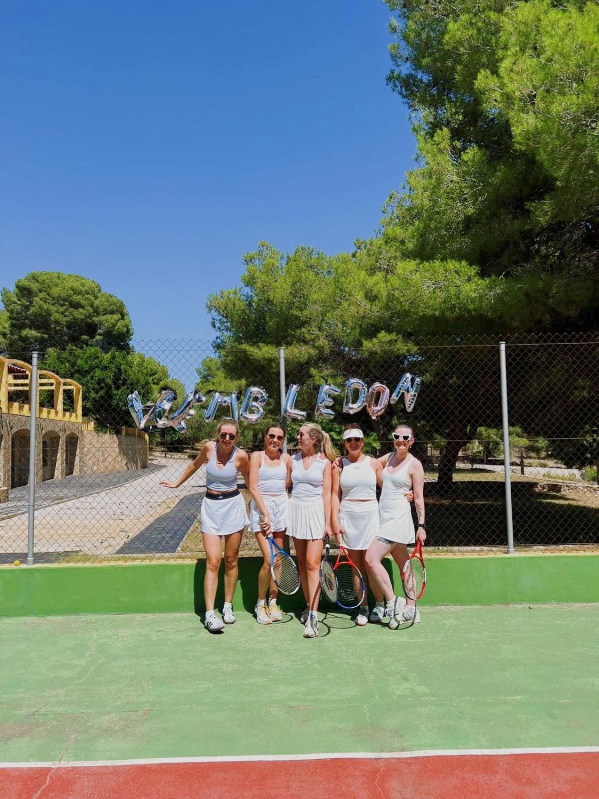Villa Golf Sitges 比利亚努埃瓦-赫尔特鲁 外观 照片